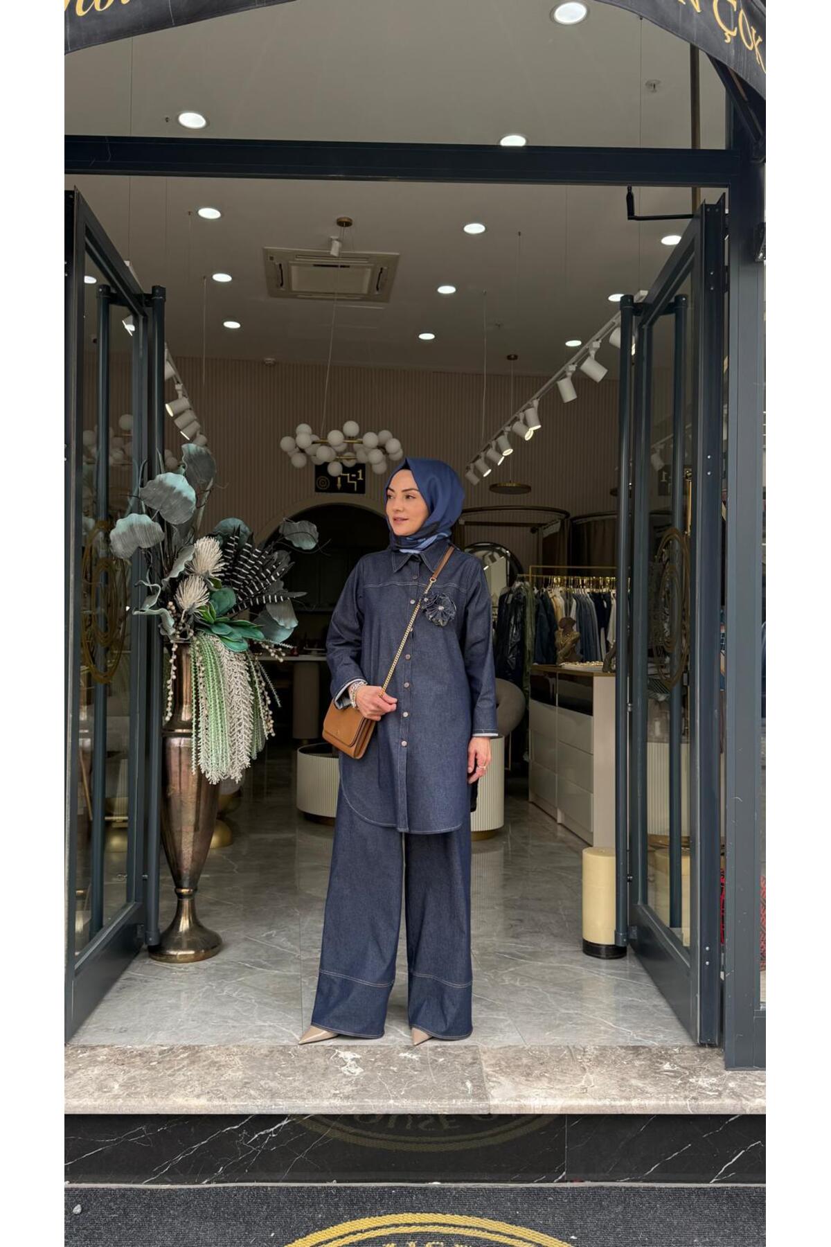 Çiçek Aplikeli Denim İkili Takım